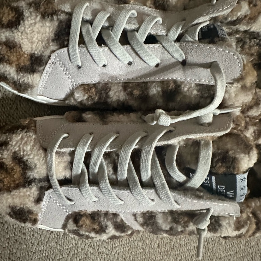Vintage Havana mighty leopard slip on sneakers.Size 10 Excellent Condition